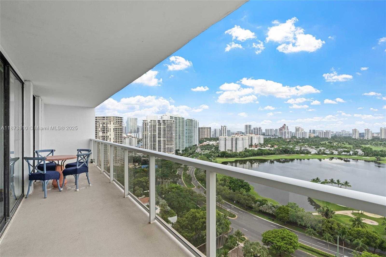 Small Image of 3731 NORTH COUNTRY CLUB DR #PH-26, Aventura Number 18