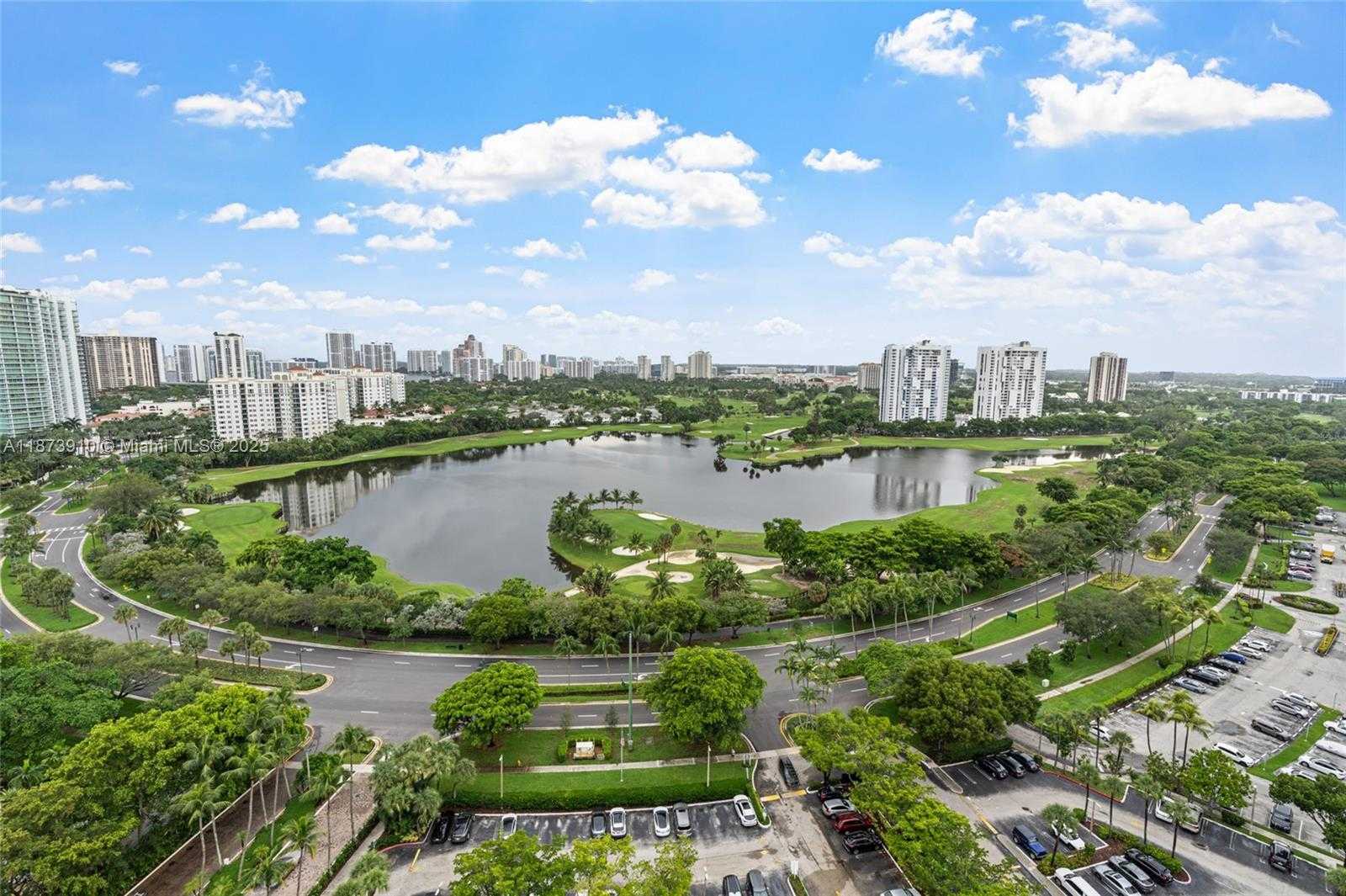 Small Image of 3731 NORTH COUNTRY CLUB DR #PH-26, Aventura Number 19