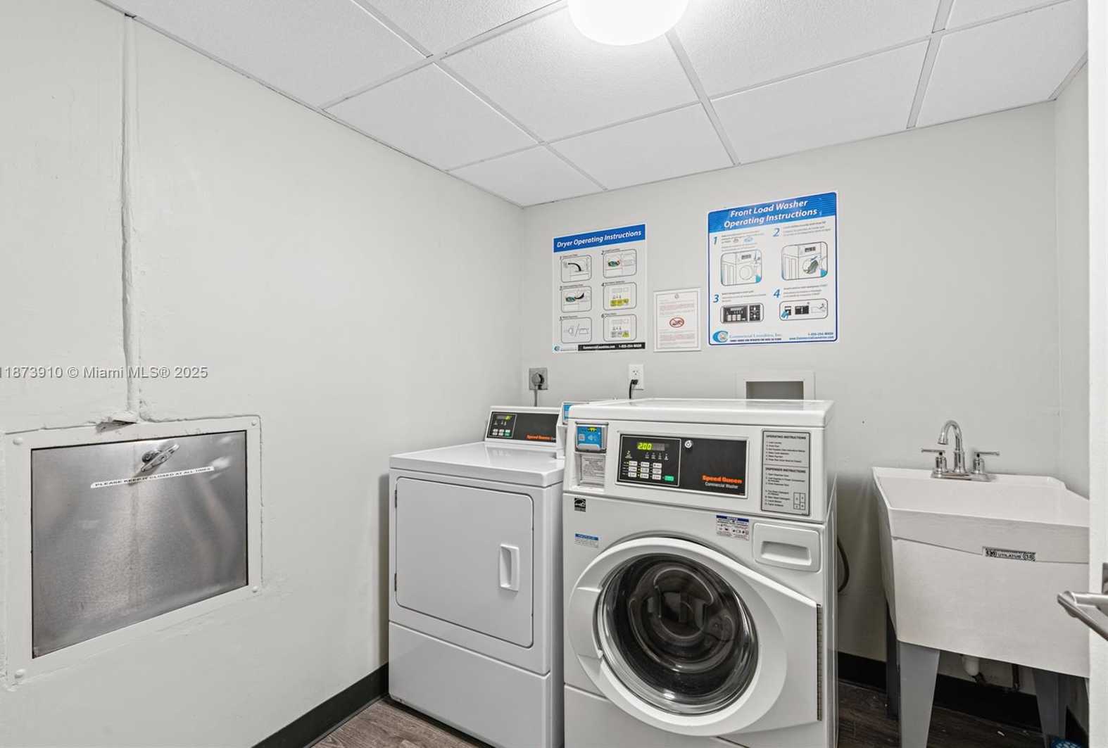 Small Image of 3731 NORTH COUNTRY CLUB DR #PH-26, Aventura Number 21