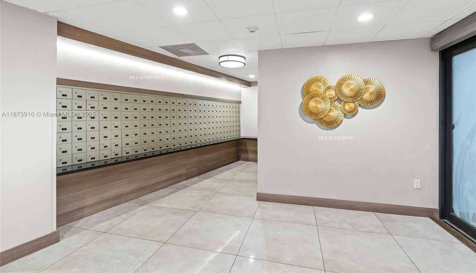 Small Image of 3731 NORTH COUNTRY CLUB DR #PH-26, Aventura Number 22