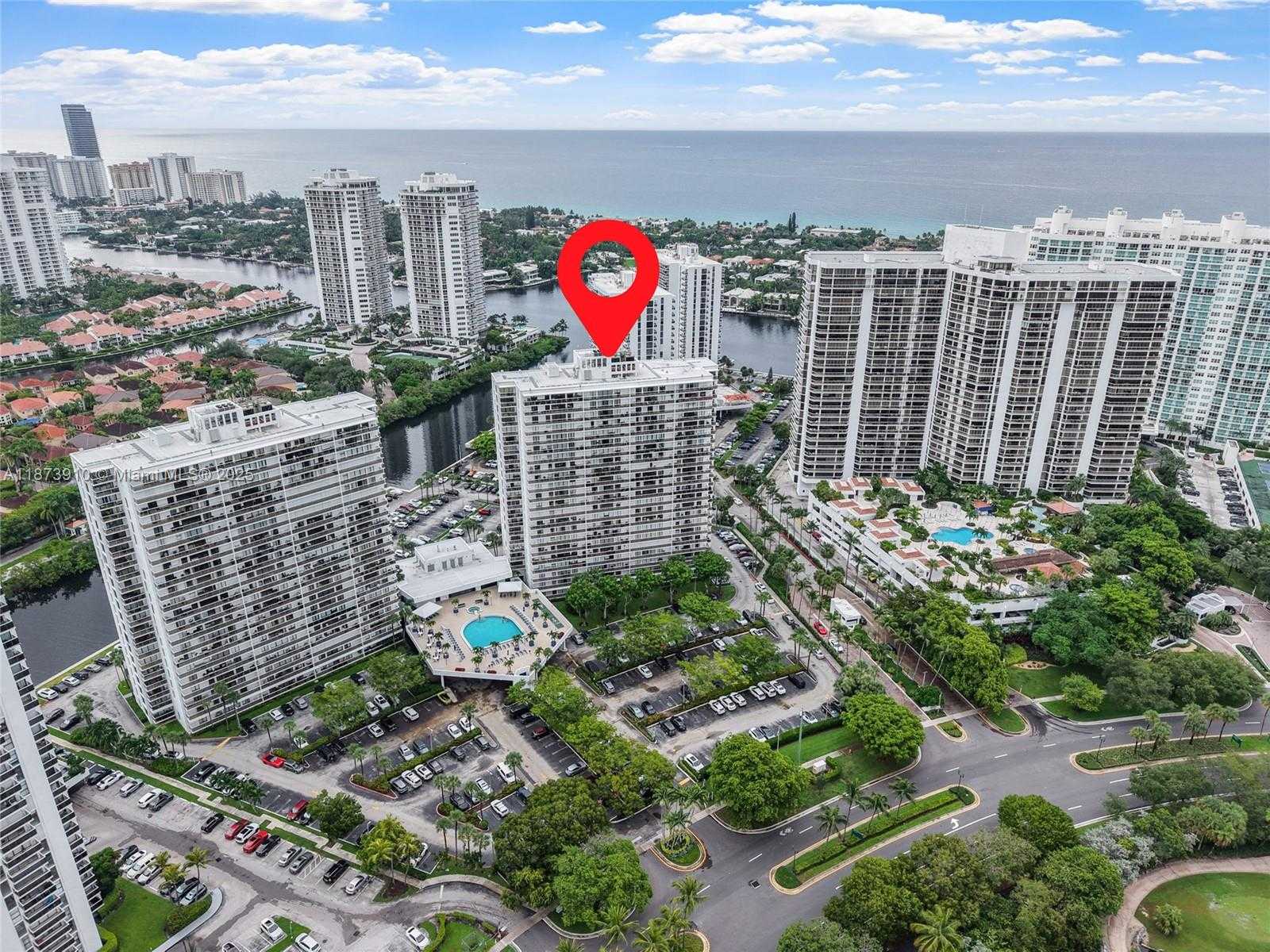 Small Image of 3731 NORTH COUNTRY CLUB DR #PH-26, Aventura Number 24