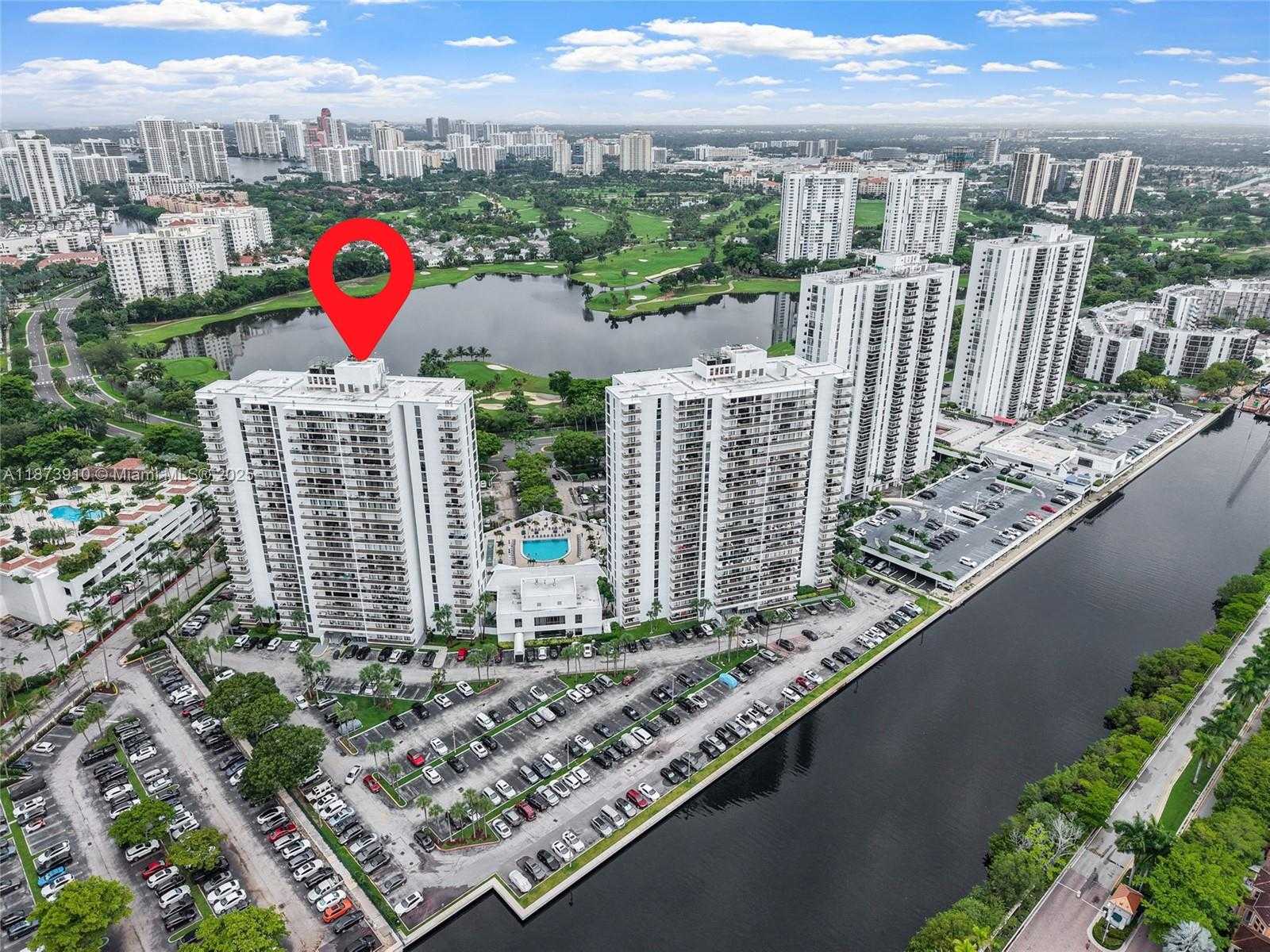 Small Image of 3731 NORTH COUNTRY CLUB DR #PH-26, Aventura Number 27