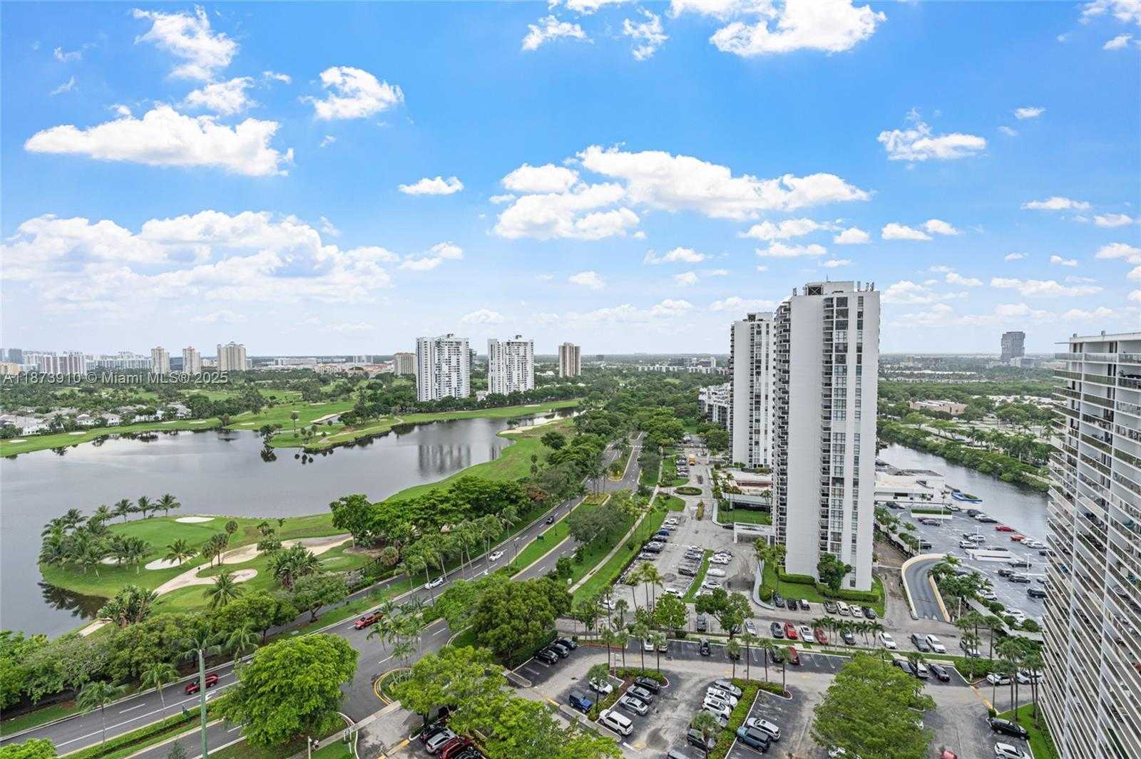 Small Image of 3731 NORTH COUNTRY CLUB DR #PH-26, Aventura Number 28