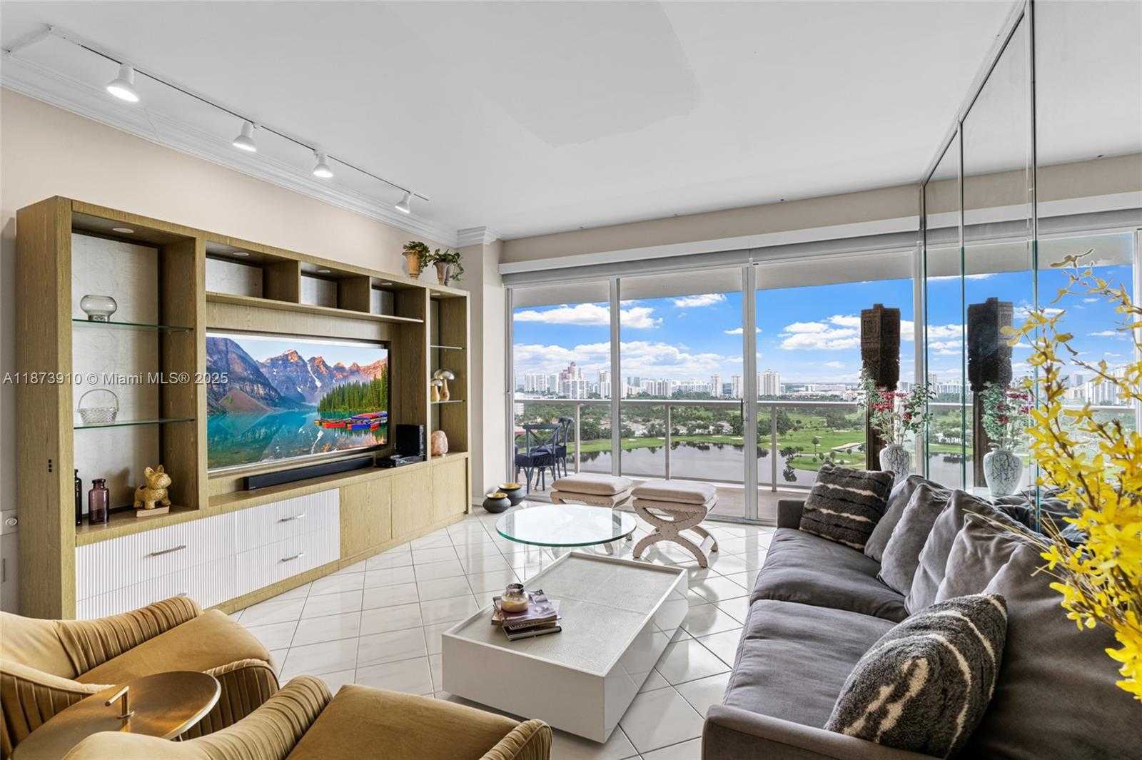 Small Image of 3731 NORTH COUNTRY CLUB DR #PH-26, Aventura Number 7