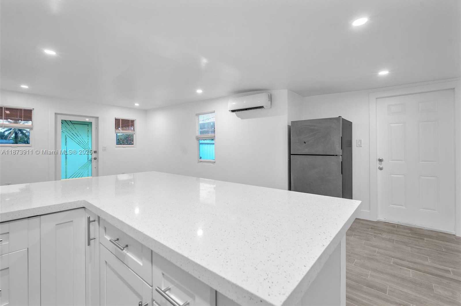 Small Image of 2372 NORTH WEST 34TH ST #na, Miami Number 11