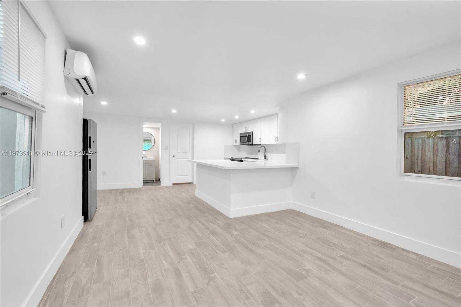 Small Image of 2372 NORTH WEST 34TH ST #na, Miami Number 7