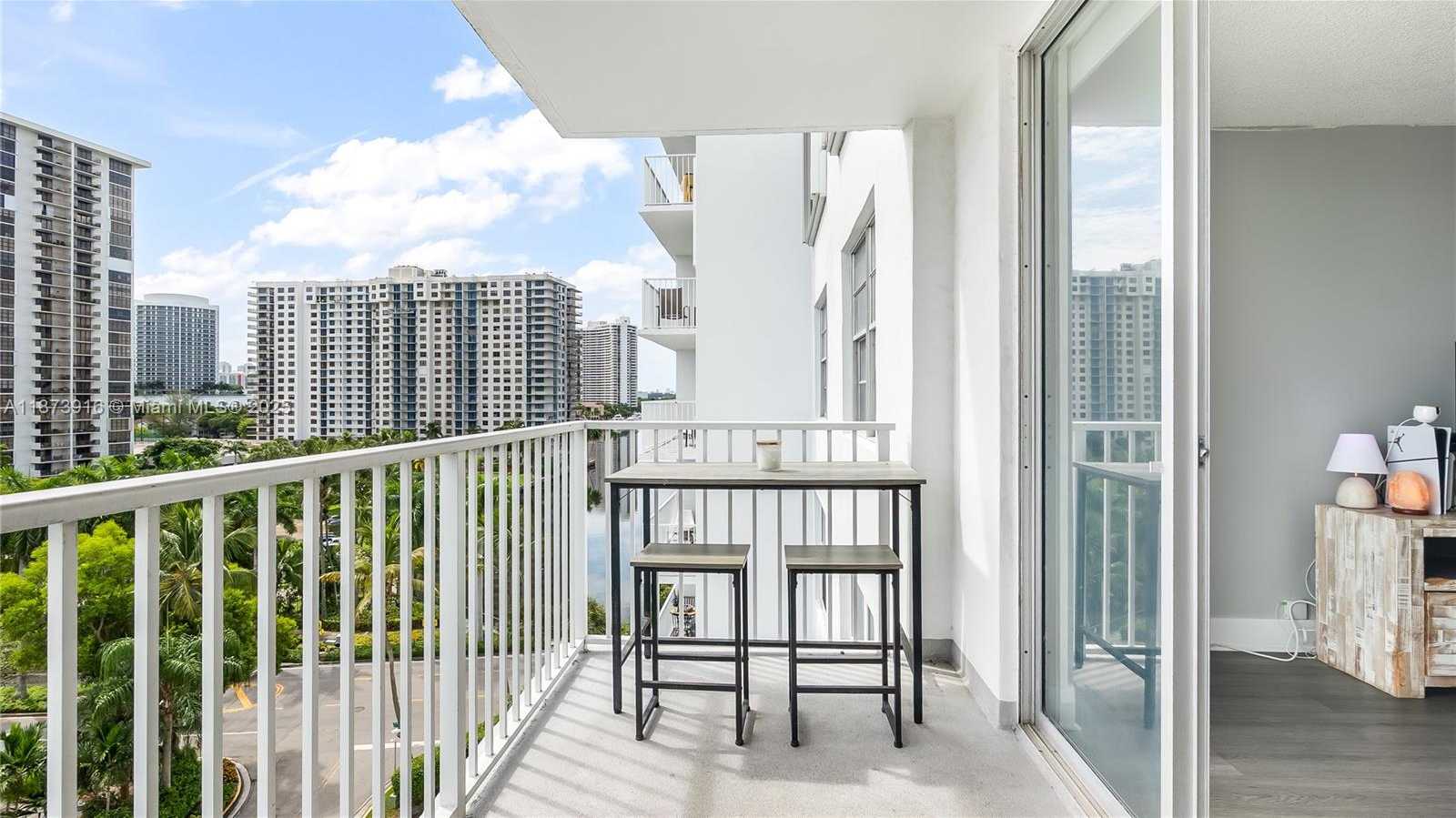 Small Image of 2851 NORTH EAST 183RD ST #809E, Aventura Number 12