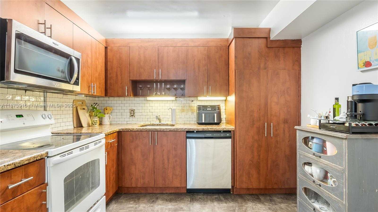 Small Image of 2851 NORTH EAST 183RD ST #809E, Aventura Number 15