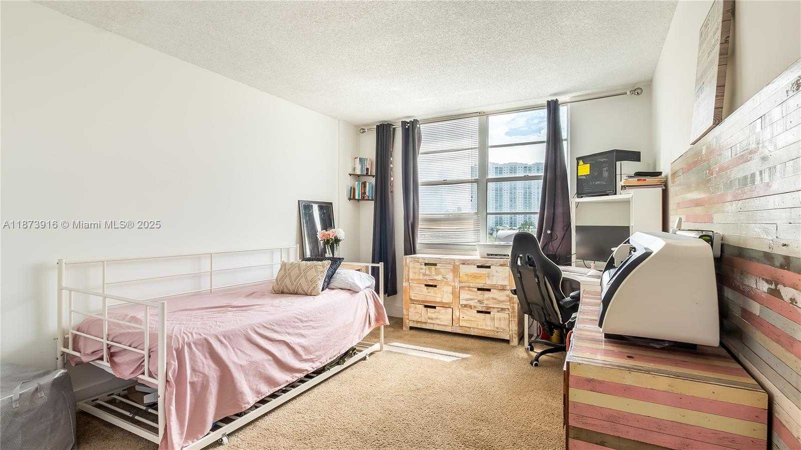Small Image of 2851 NORTH EAST 183RD ST #809E, Aventura Number 17