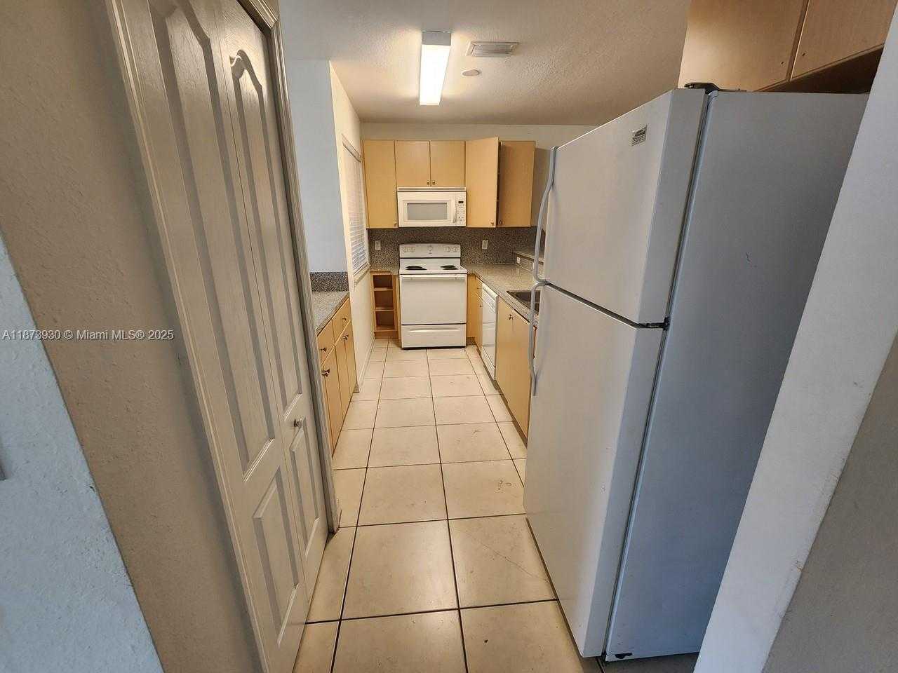 Small Image of 22631 SOUTH WEST 88TH PL #15-18, Cutler Bay Number 6