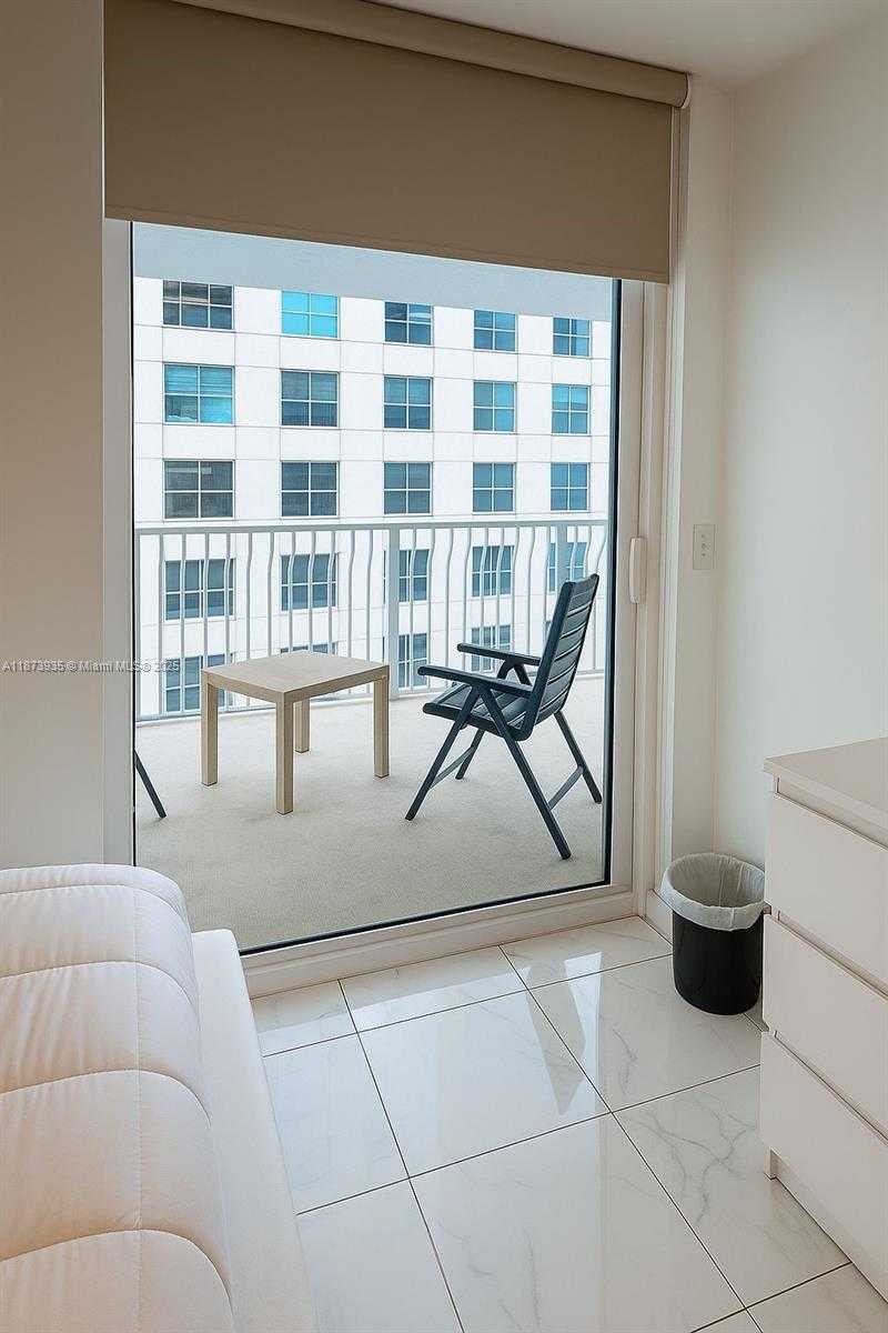 Small Image of 1200 BRICKELL BAY DR #2308, Miami Number 9