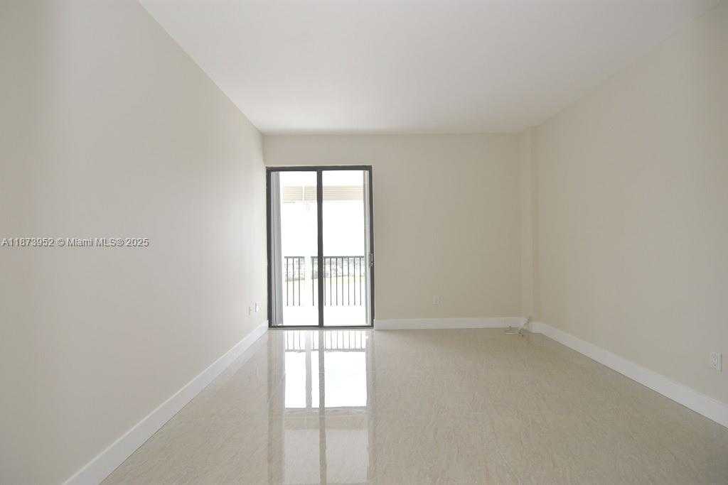 Small Image of 3701 NORTH COUNTRY CLUB DR #PH07, Aventura Number 20