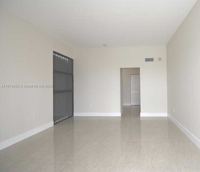 Small Image of 3701 NORTH COUNTRY CLUB DR #PH07, Aventura Number 21