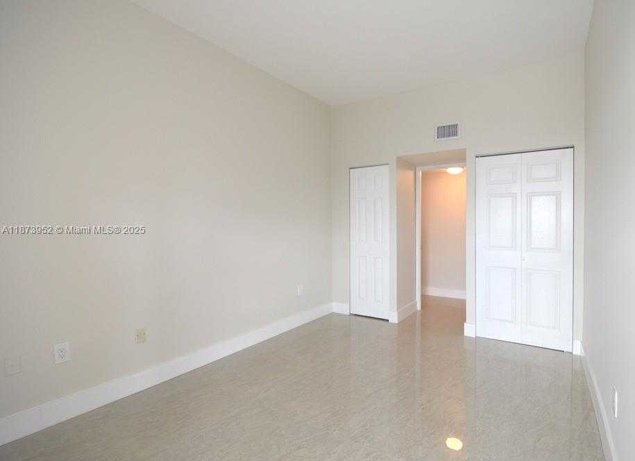 Small Image of 3701 NORTH COUNTRY CLUB DR #PH07, Aventura Number 34