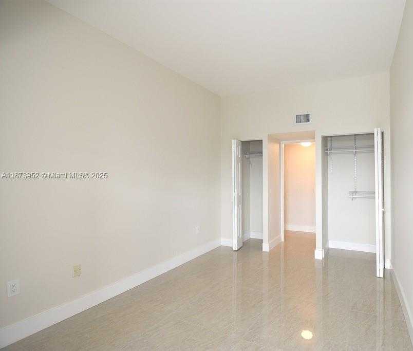 Small Image of 3701 NORTH COUNTRY CLUB DR #PH07, Aventura Number 35