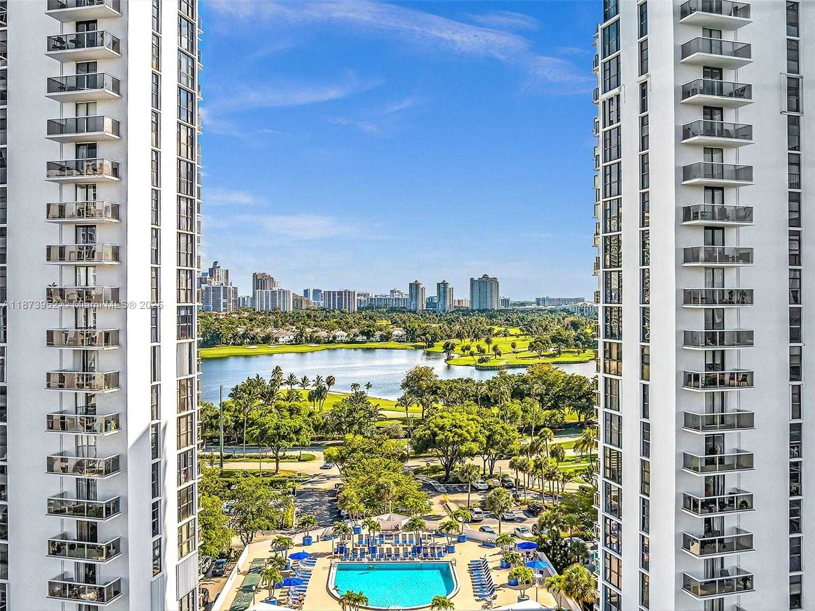 Small Image of 3701 NORTH COUNTRY CLUB DR #PH07, Aventura Number 46
