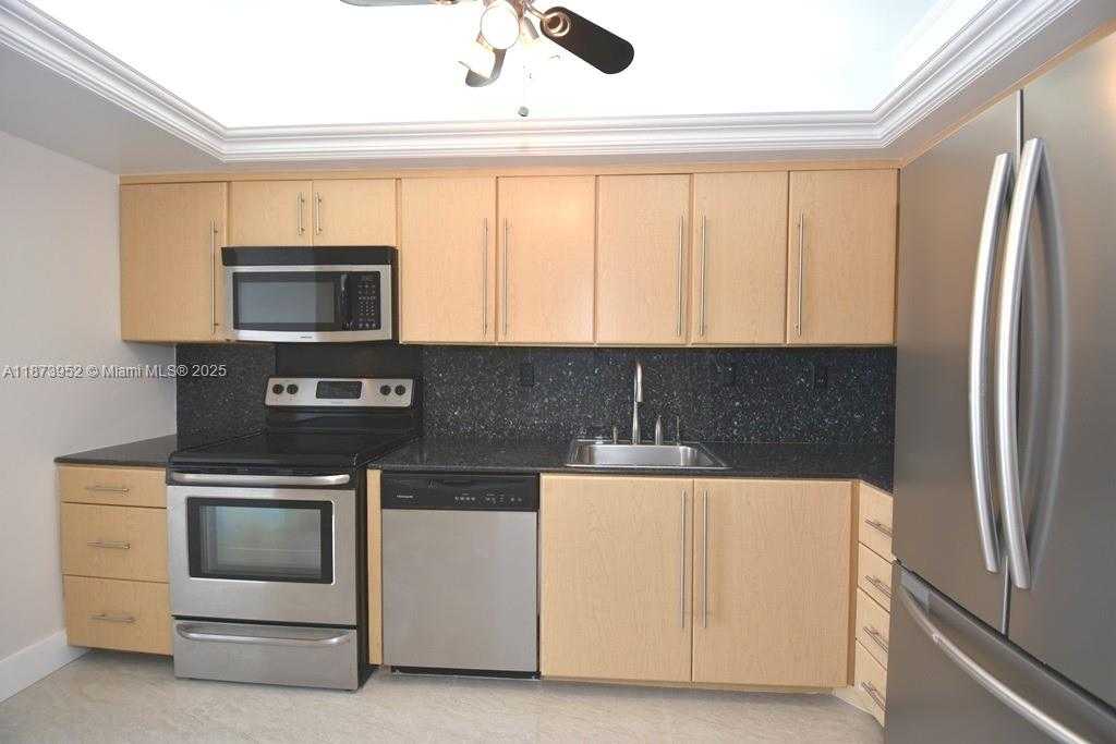 Small Image of 3701 NORTH COUNTRY CLUB DR #PH07, Aventura Number 8