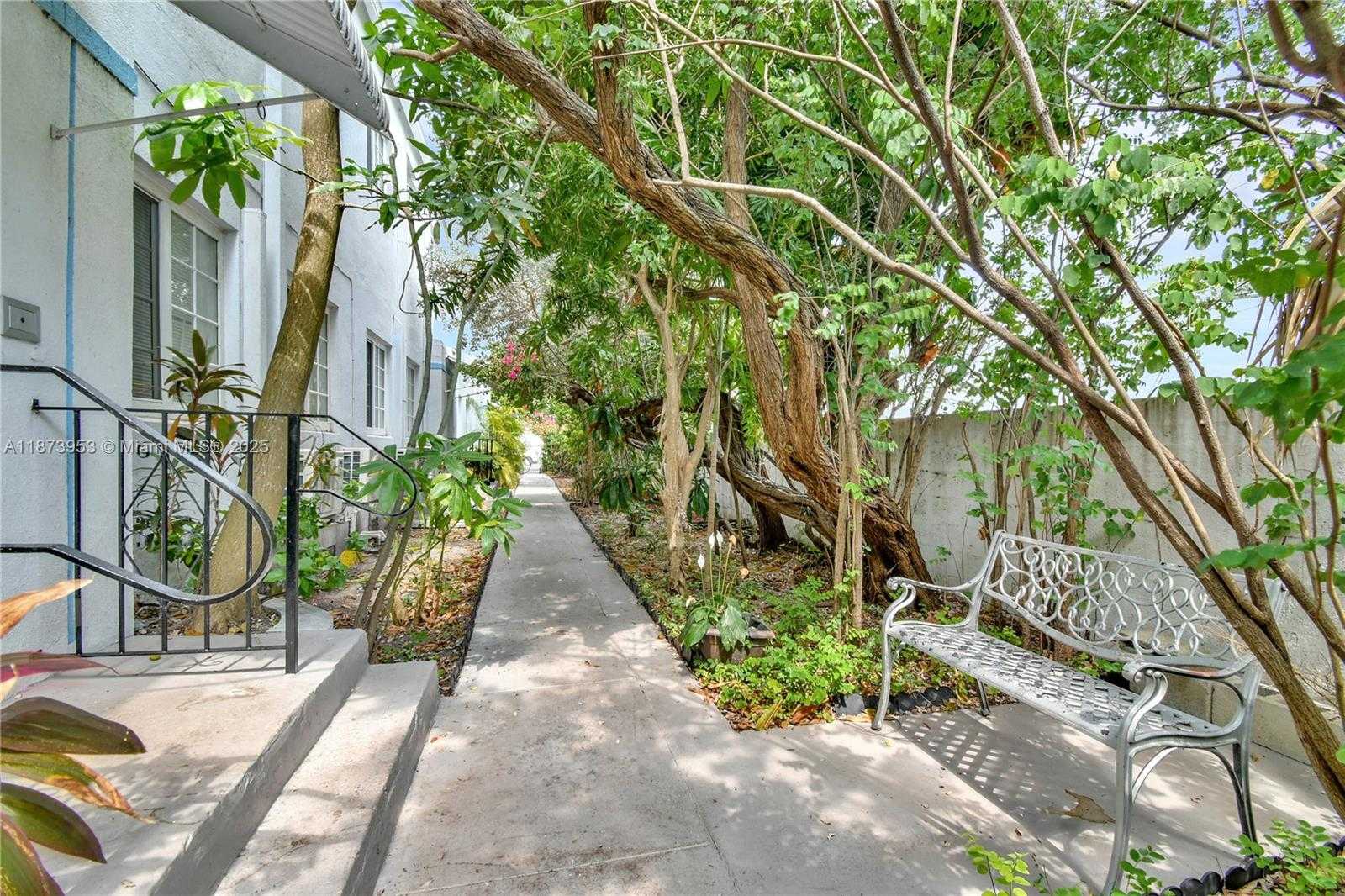 Small Image of 1619 MERIDIAN AVE #3, Miami Beach Number 14