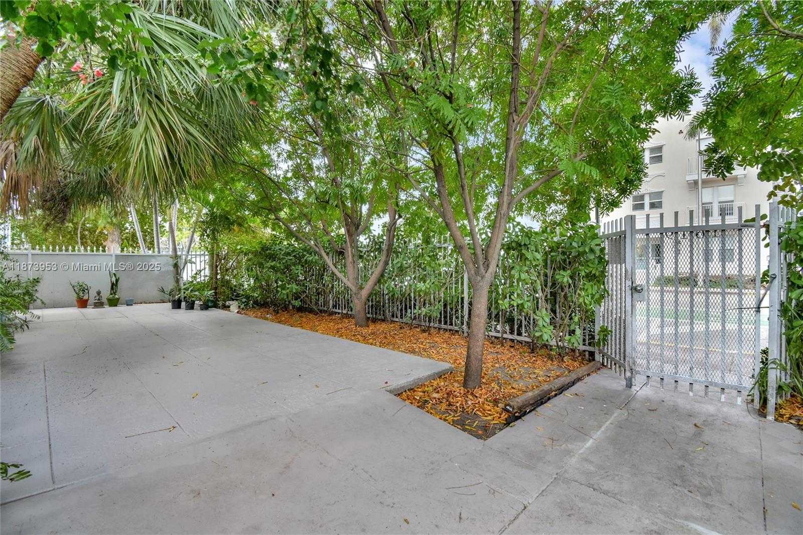 Small Image of 1619 MERIDIAN AVE #3, Miami Beach Number 18