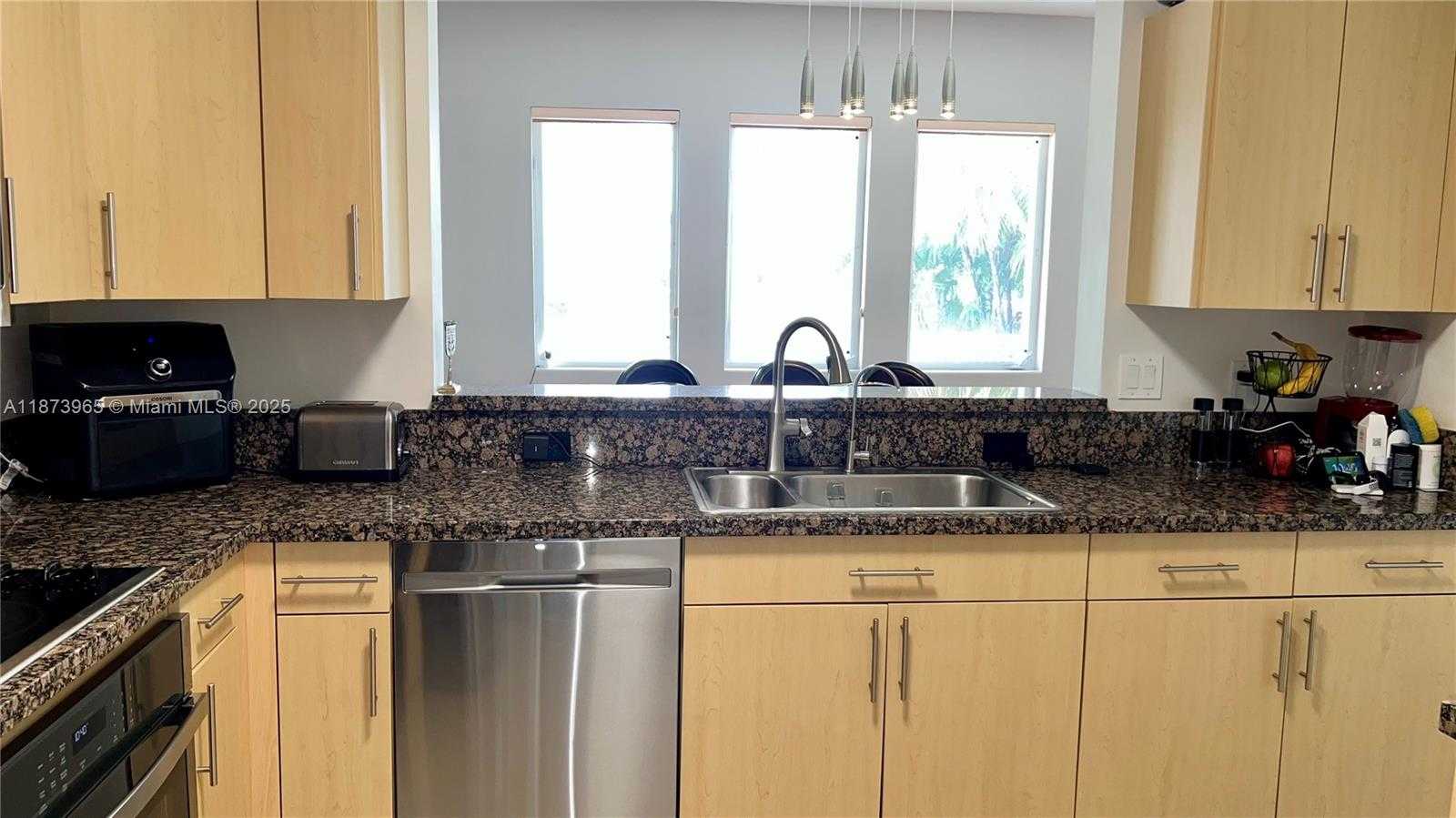 Small Image of 3167 NORTH EAST 210TH ST, Aventura Number 14