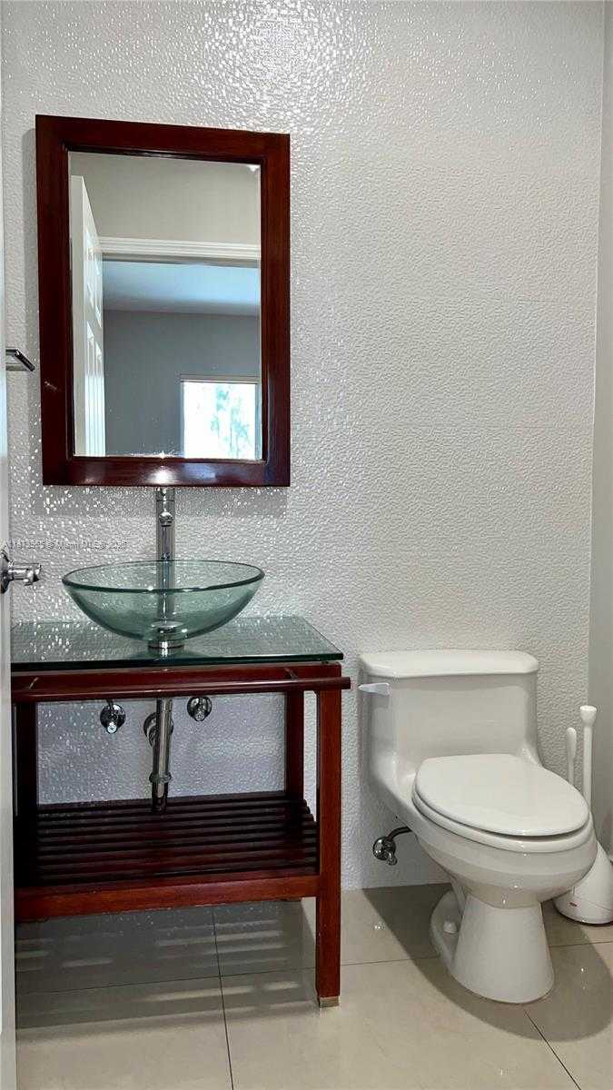 Small Image of 3167 NORTH EAST 210TH ST, Aventura Number 15