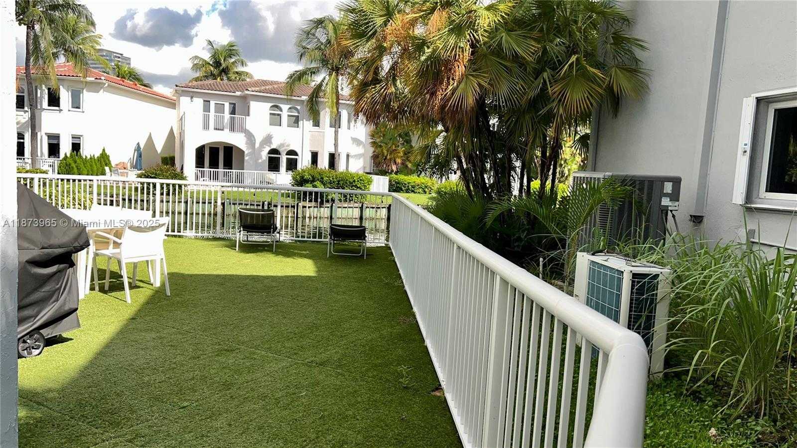 Small Image of 3167 NORTH EAST 210TH ST, Aventura Number 16