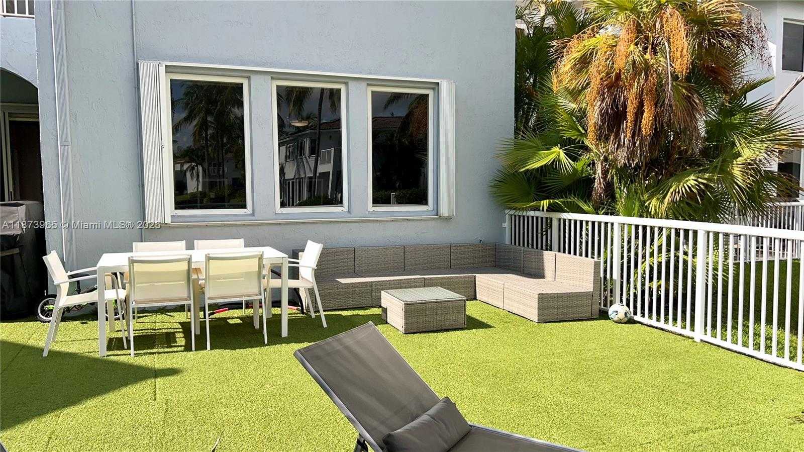 Small Image of 3167 NORTH EAST 210TH ST, Aventura Number 19