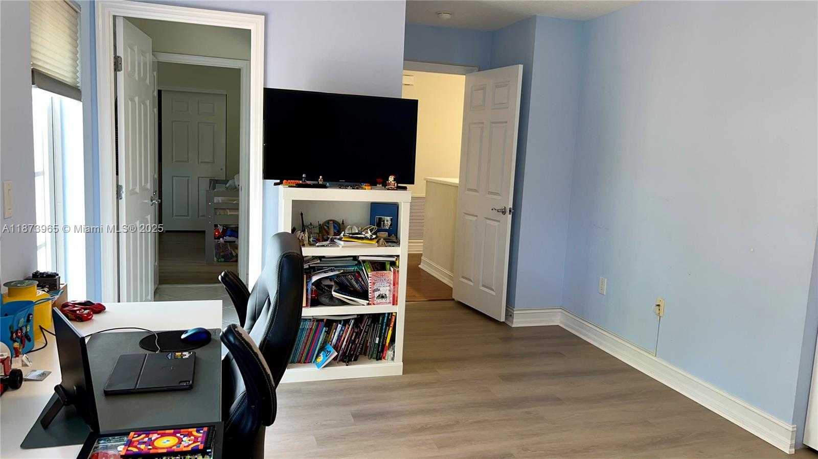 Small Image of 3167 NORTH EAST 210TH ST, Aventura Number 33