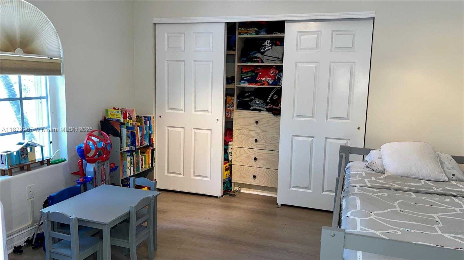 Small Image of 3167 NORTH EAST 210TH ST, Aventura Number 36