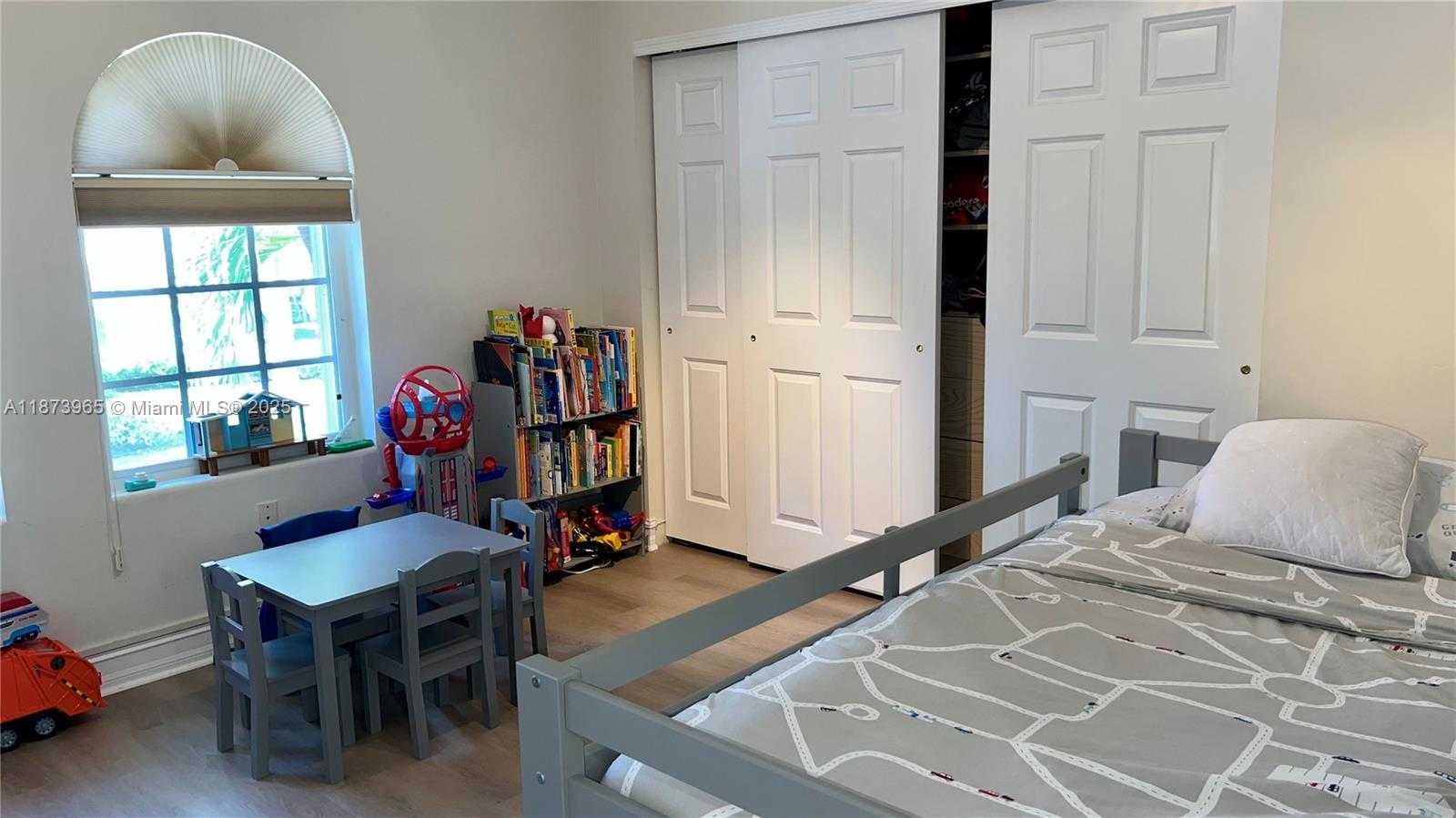 Small Image of 3167 NORTH EAST 210TH ST, Aventura Number 37