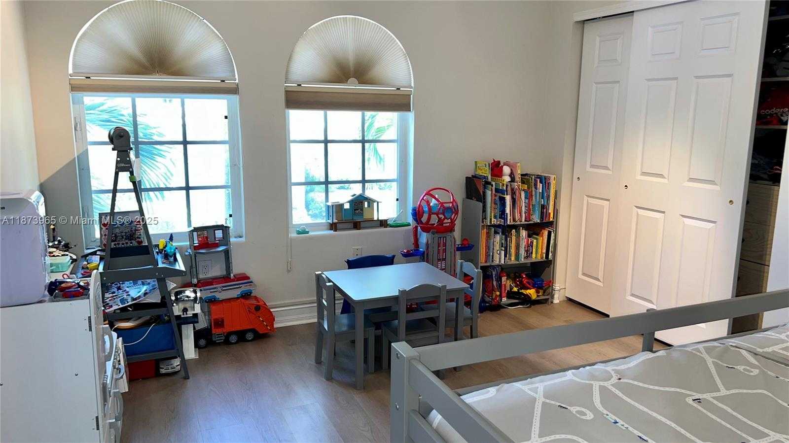 Small Image of 3167 NORTH EAST 210TH ST, Aventura Number 38