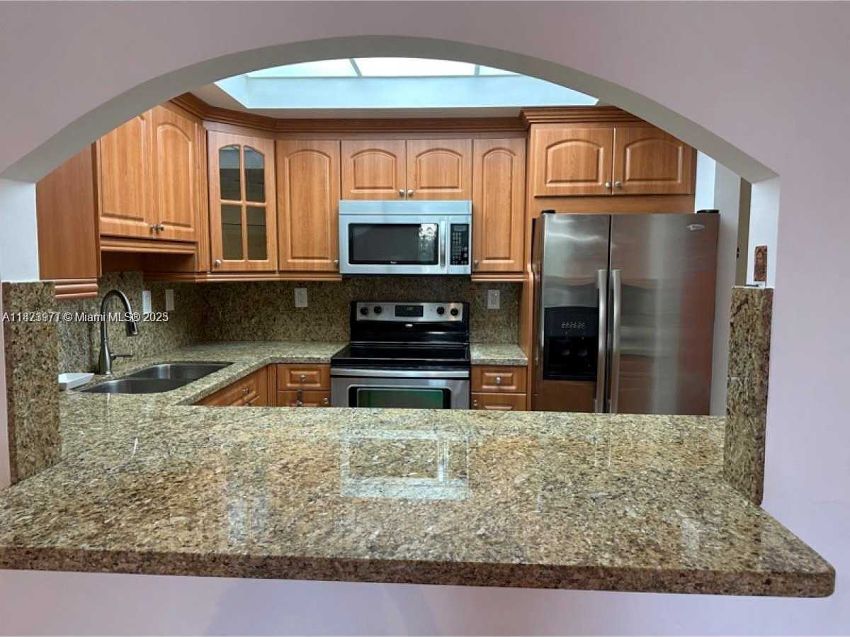 Small Image of 9725 52ND ST #211, Doral Number 11