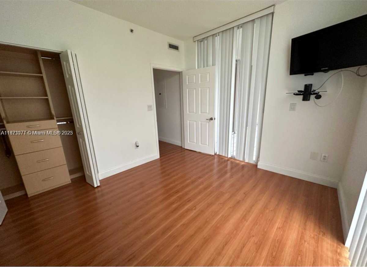 Small Image of 9725 52ND ST #211, Doral Number 15