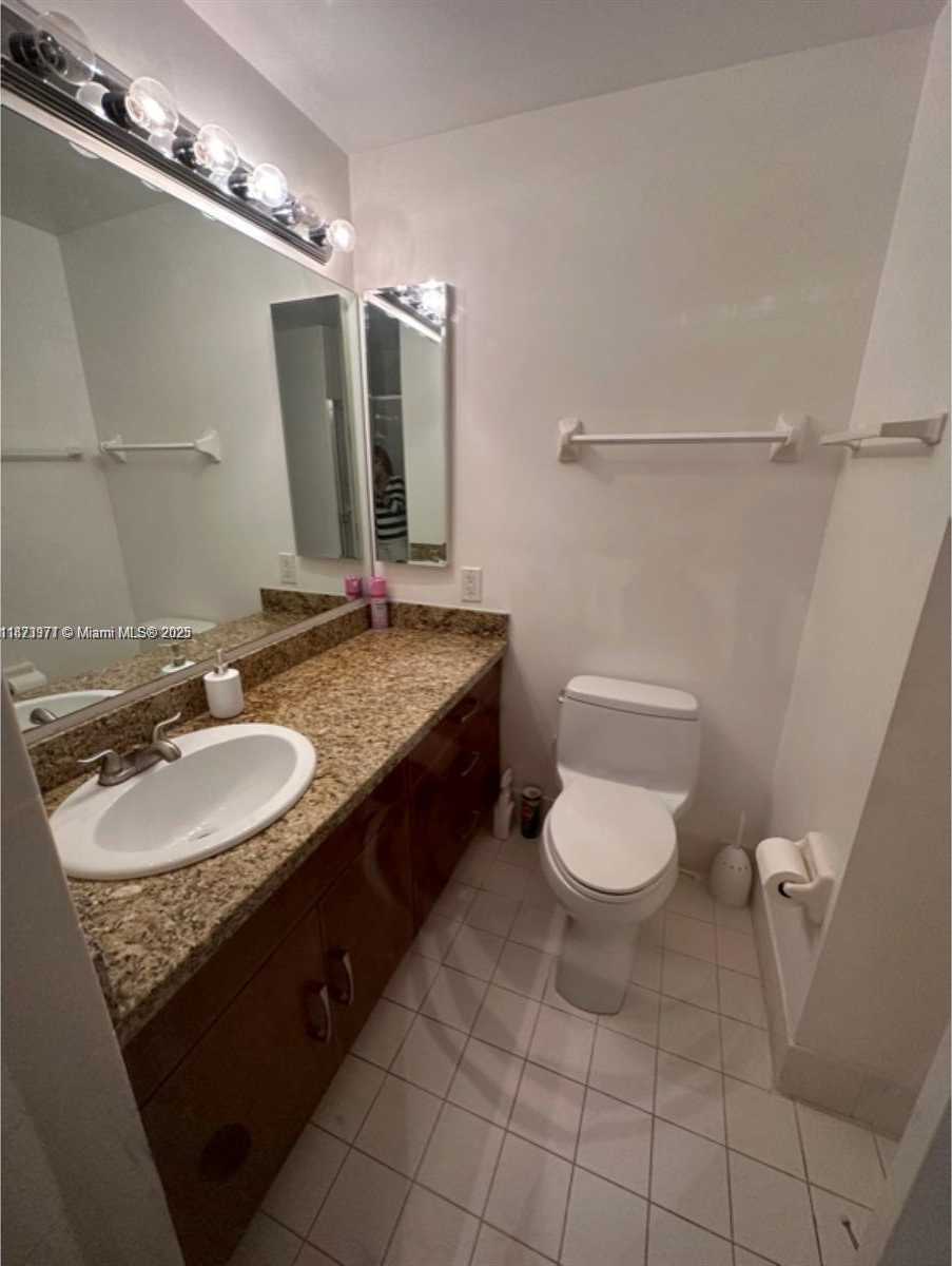 Small Image of 9725 52ND ST #211, Doral Number 16