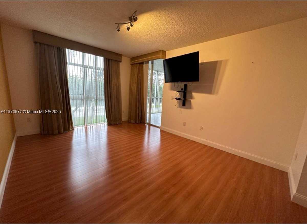Small Image of 9725 52ND ST #211, Doral Number 2