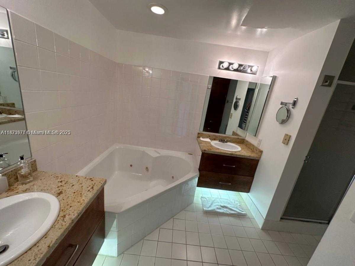 Small Image of 9725 52ND ST #211, Doral Number 3
