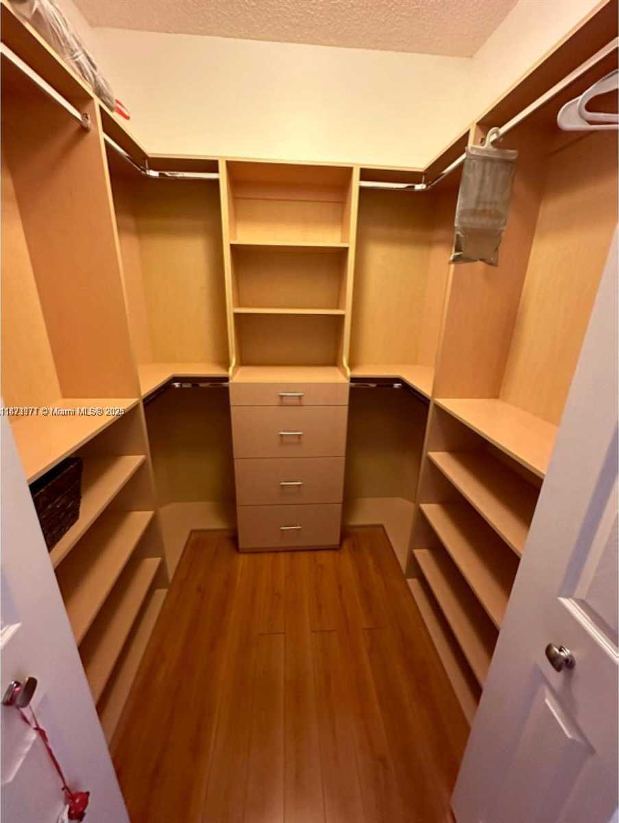 Small Image of 9725 52ND ST #211, Doral Number 4