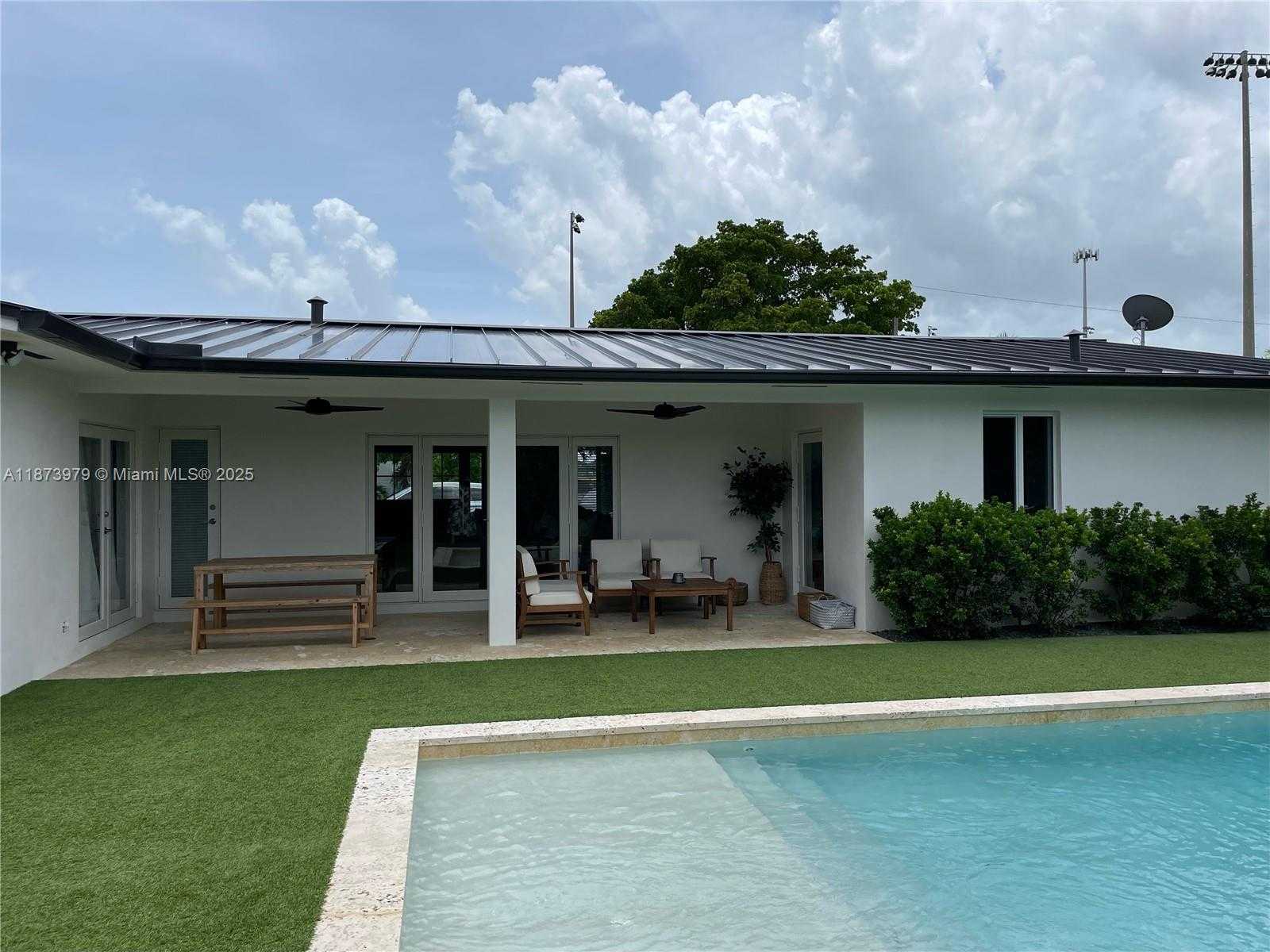 Small Image of 8921 SOUTH WEST 48TH ST, Miami Number 13