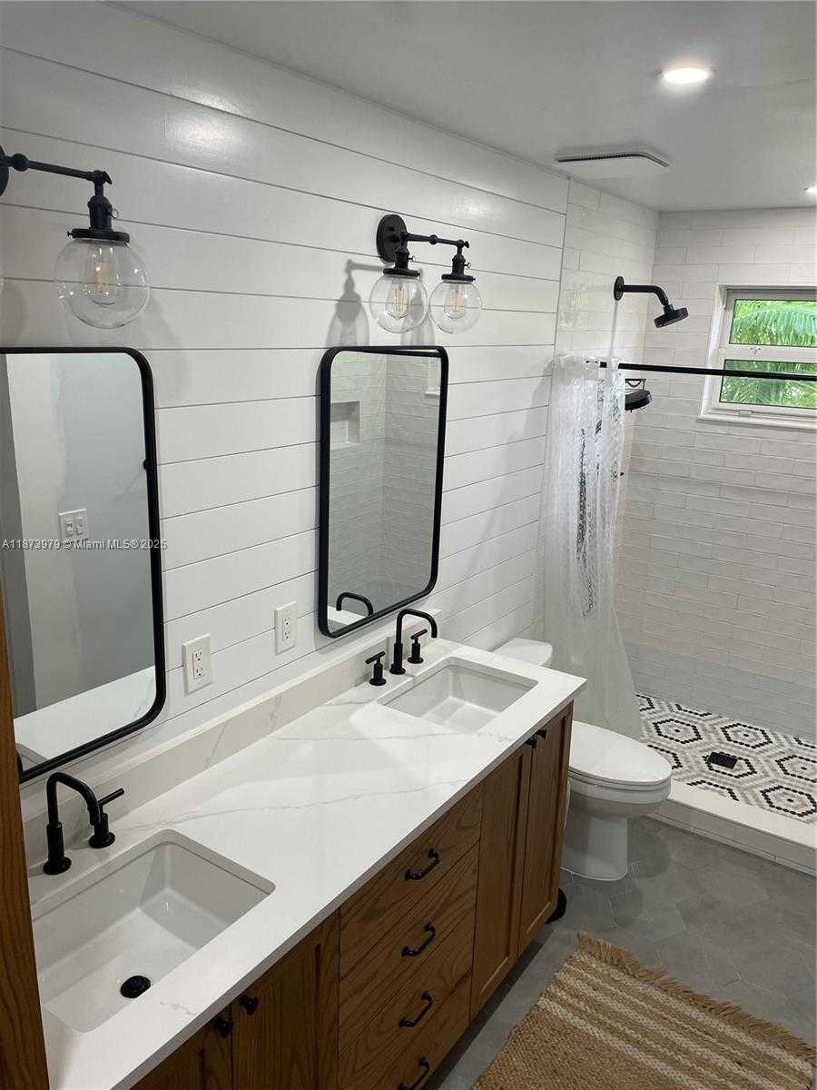 Small Image of 8921 SOUTH WEST 48TH ST, Miami Number 8