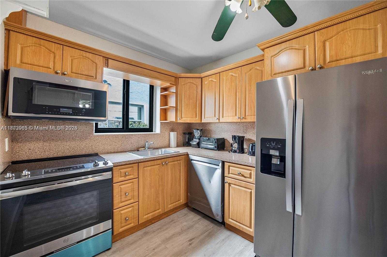 Small Image of 2520 SOUTH WEST 20TH ST, Miami Number 12