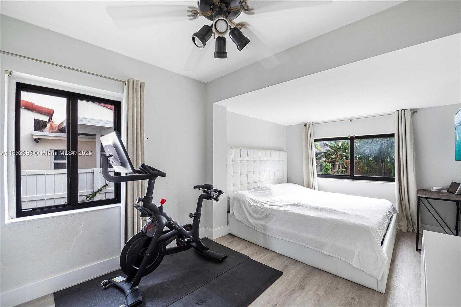 Small Image of 2520 SOUTH WEST 20TH ST, Miami Number 15