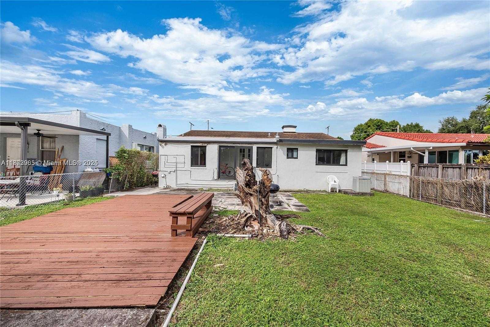 Small Image of 2520 SOUTH WEST 20TH ST, Miami Number 26