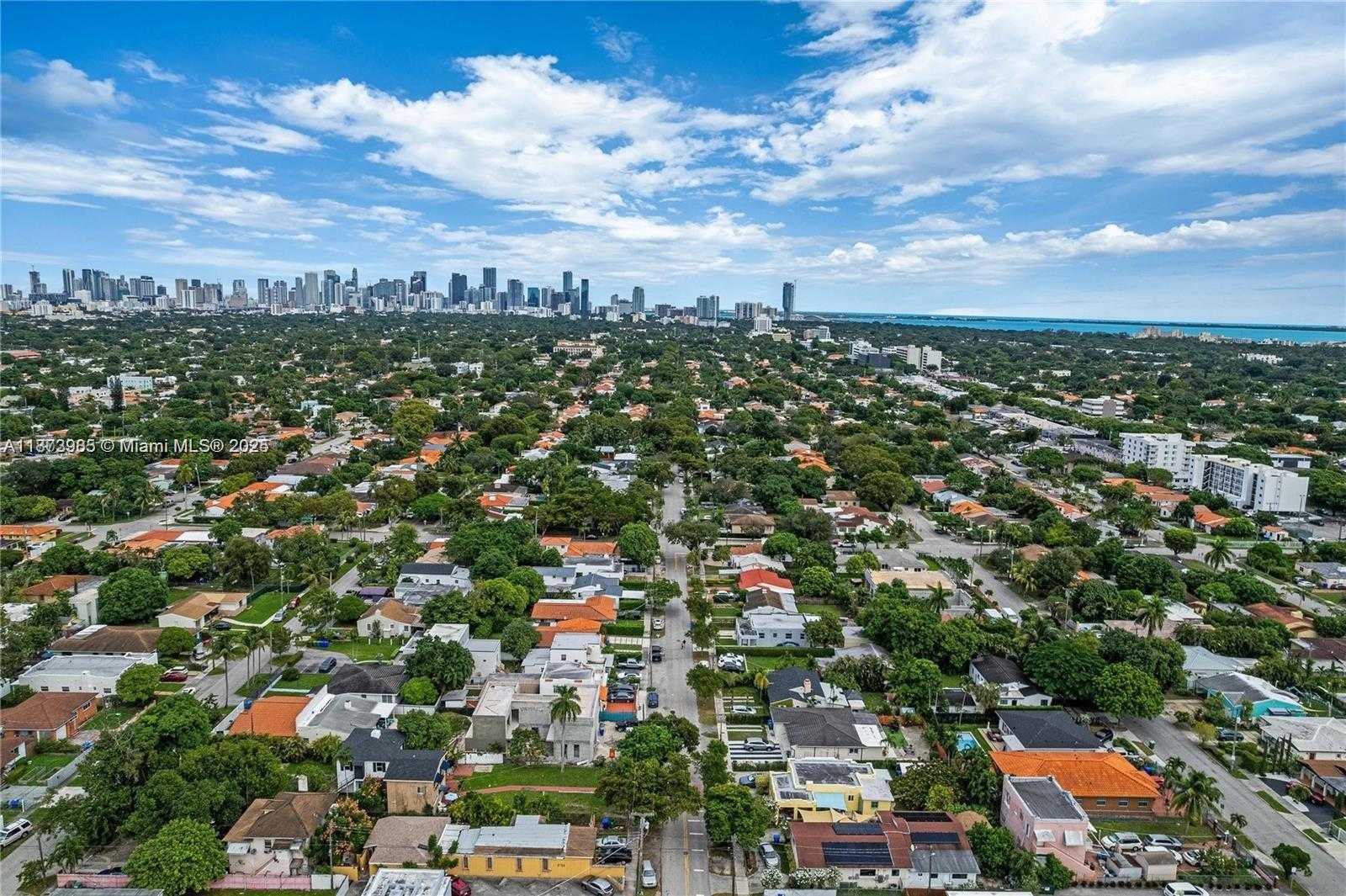 Small Image of 2520 SOUTH WEST 20TH ST, Miami Number 29