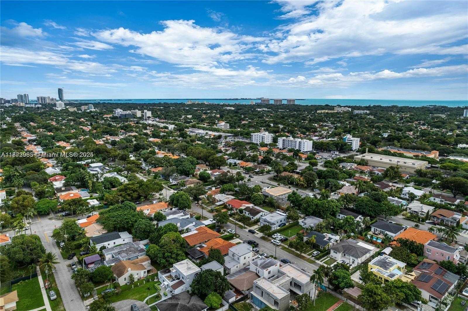 Small Image of 2520 SOUTH WEST 20TH ST, Miami Number 31