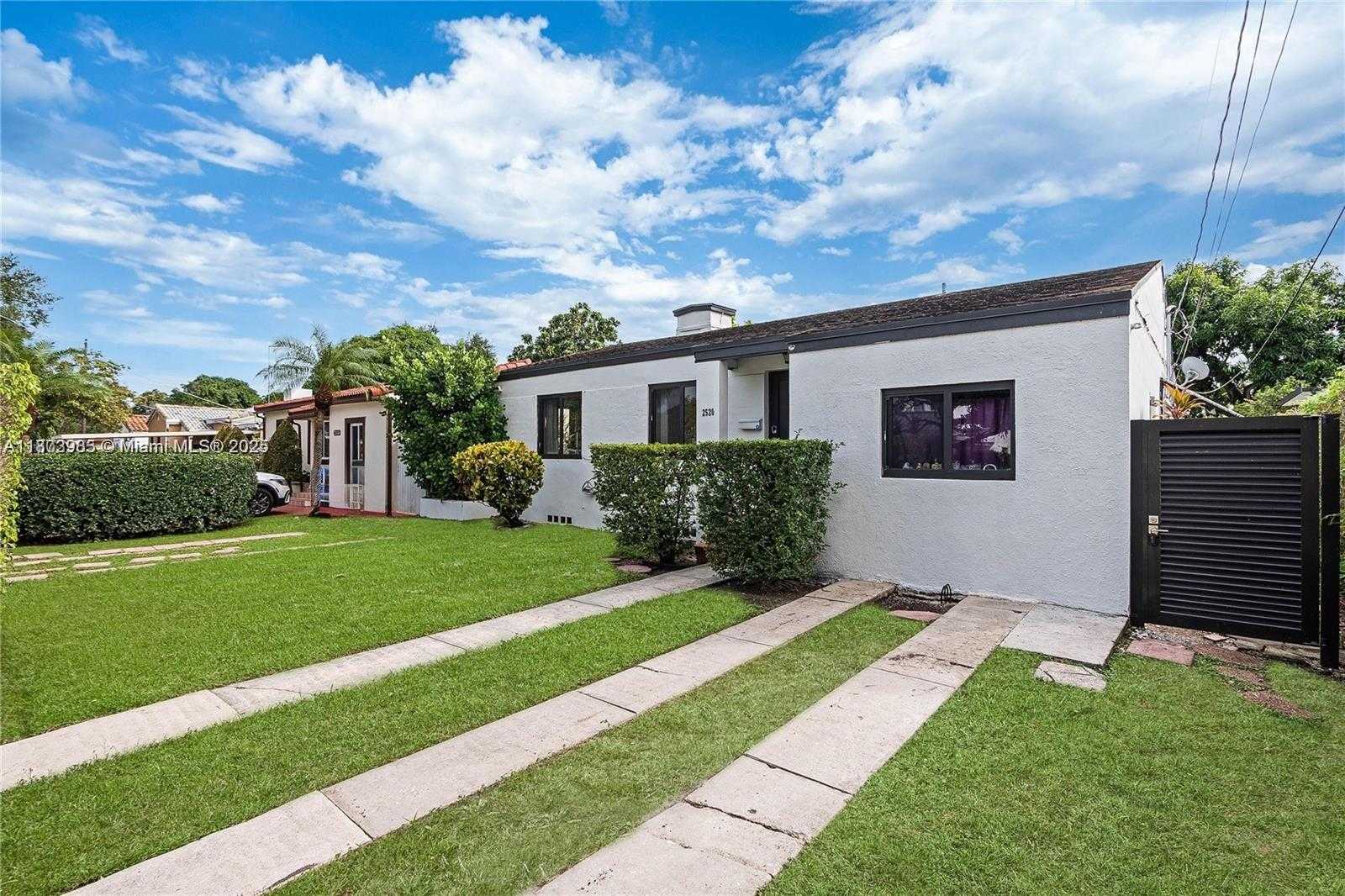 Small Image of 2520 SOUTH WEST 20TH ST, Miami Number 4