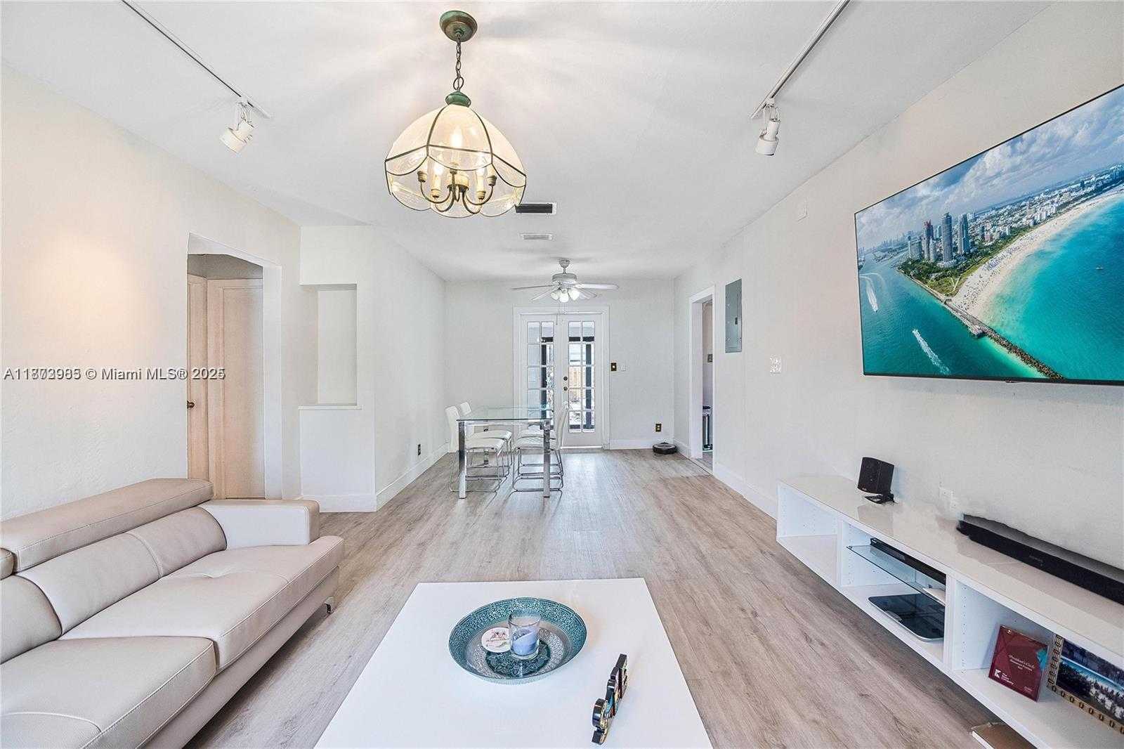 Small Image of 2520 SOUTH WEST 20TH ST, Miami Number 5