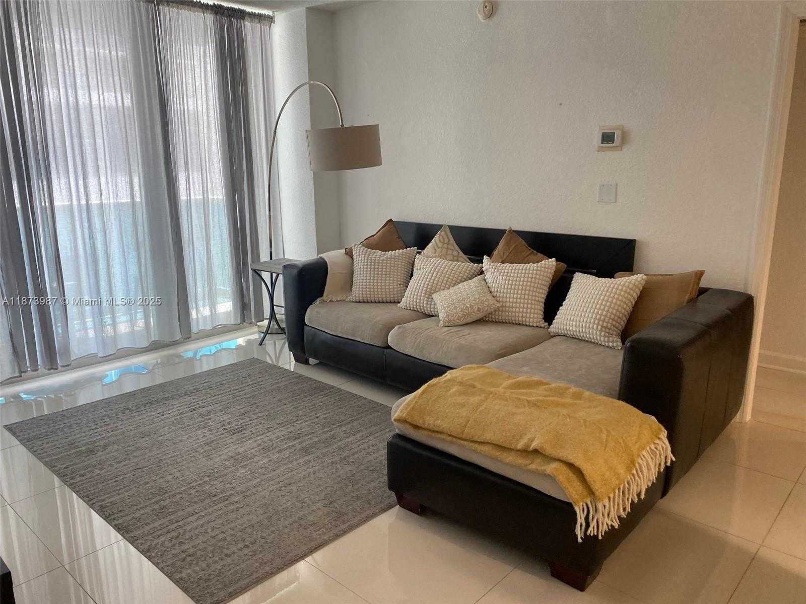 Small Image of 4001 SOUTH OCEAN DR #14F, Hollywood Number 3