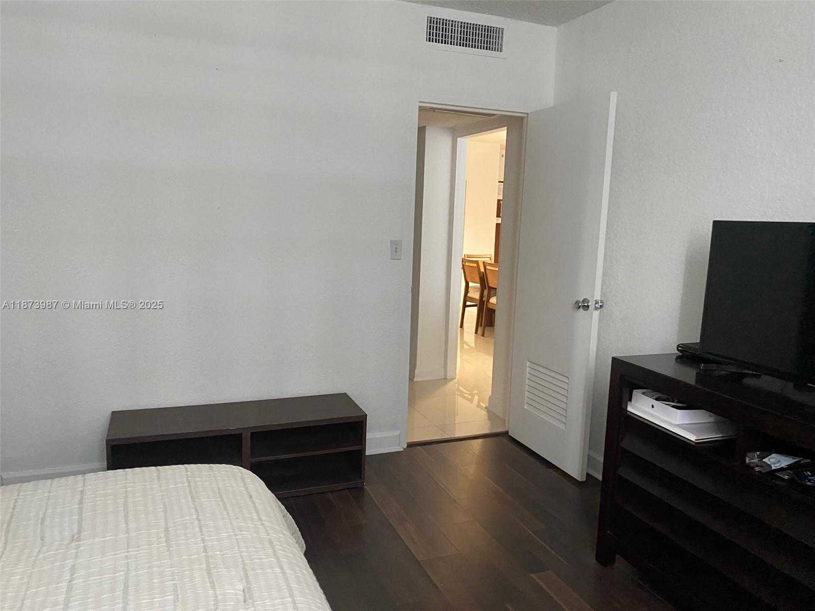 Small Image of 4001 SOUTH OCEAN DR #14F, Hollywood Number 9