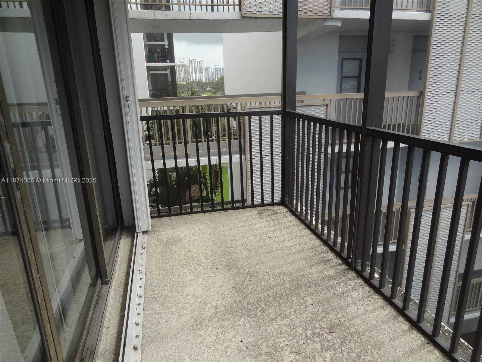 Small Image of 3401 NORTH COUNTRY CLUB DR #EI506, Aventura Number 16
