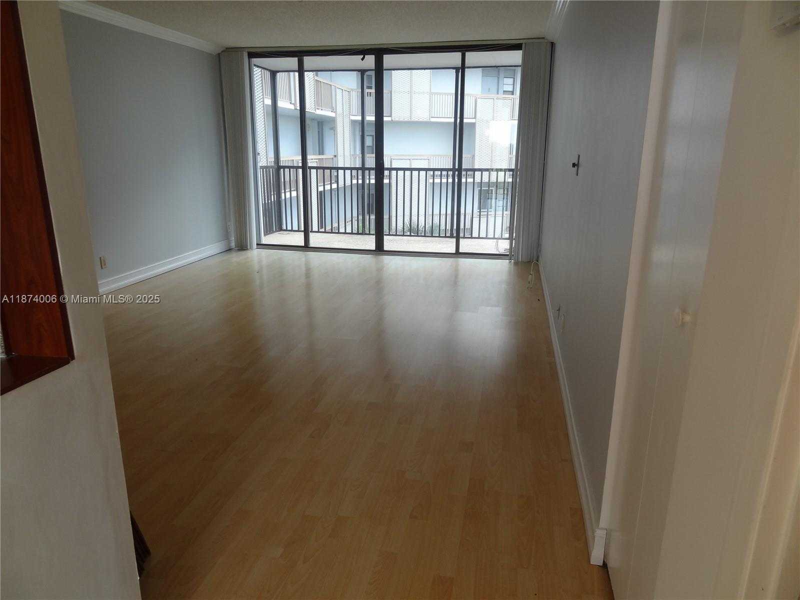Small Image of 3401 NORTH COUNTRY CLUB DR #EI506, Aventura Number 19